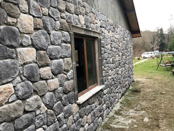 Lumumba Kültür Taşı Antracita